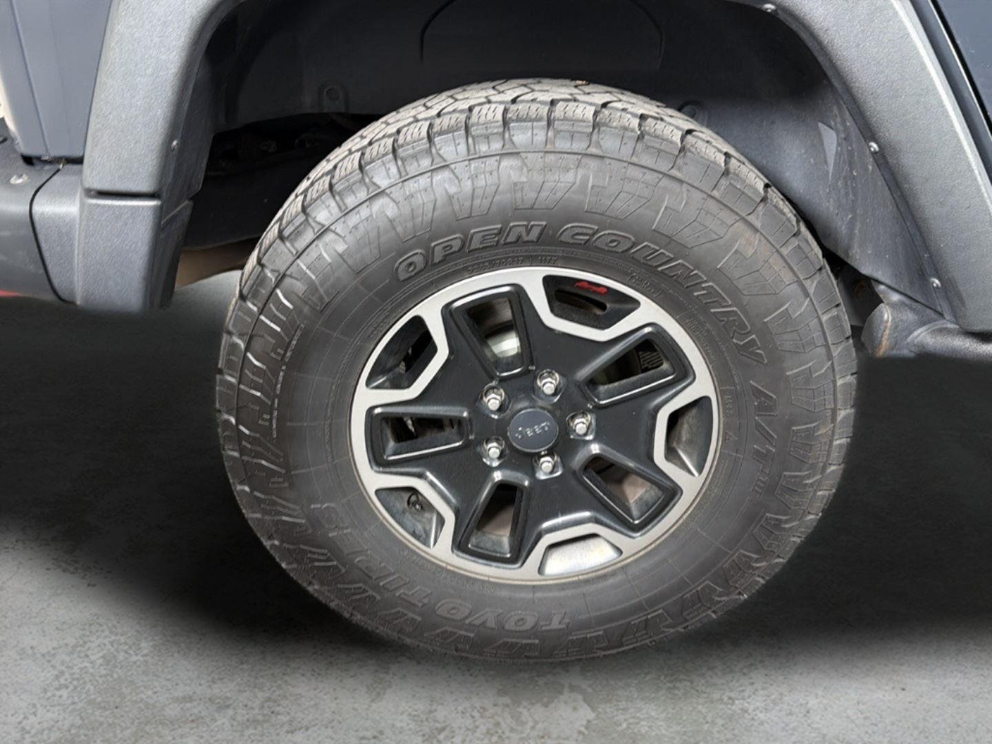 Used 2017 Rhino Clearcoat Jeep Rubicon Hard Rock image 15