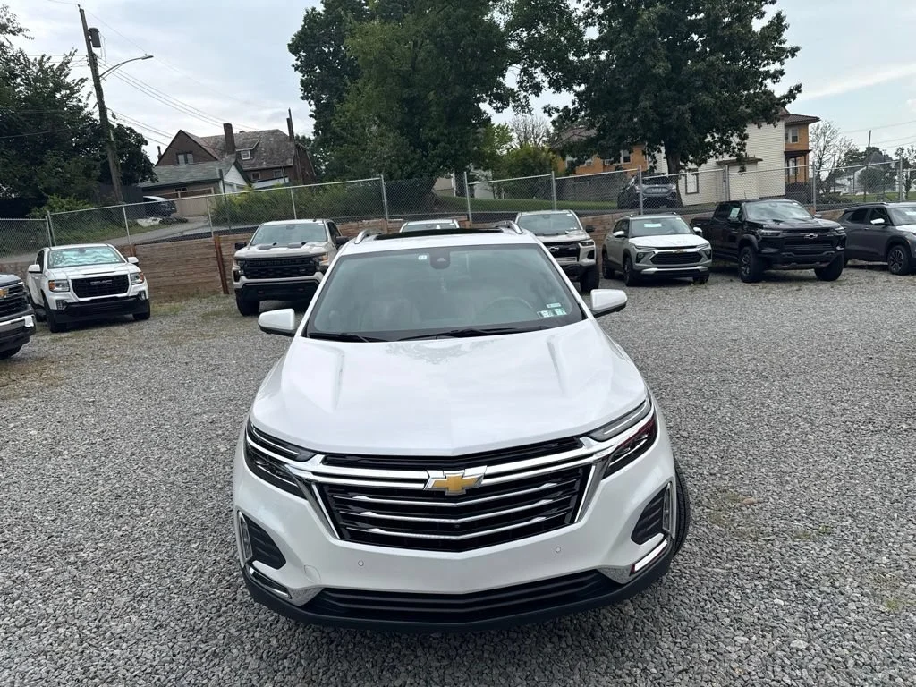 Used 2024 Iridescent Pearl Tricoat Chevrolet Premier image 2