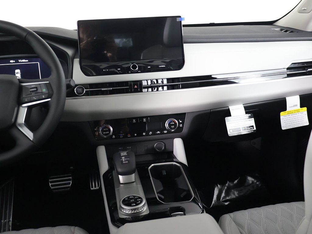 Used 2025 Black Mitsubishi SEL image 37