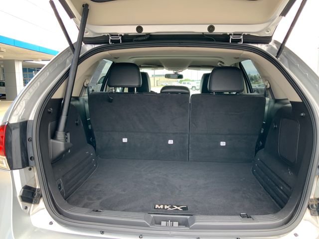 Used 2014 Silver Lincoln Base image 13