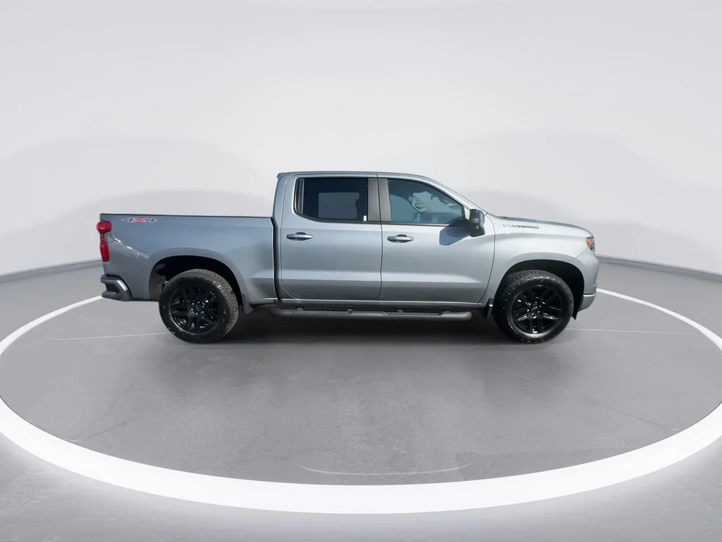Used 2025 Gray Chevrolet RST image 9
