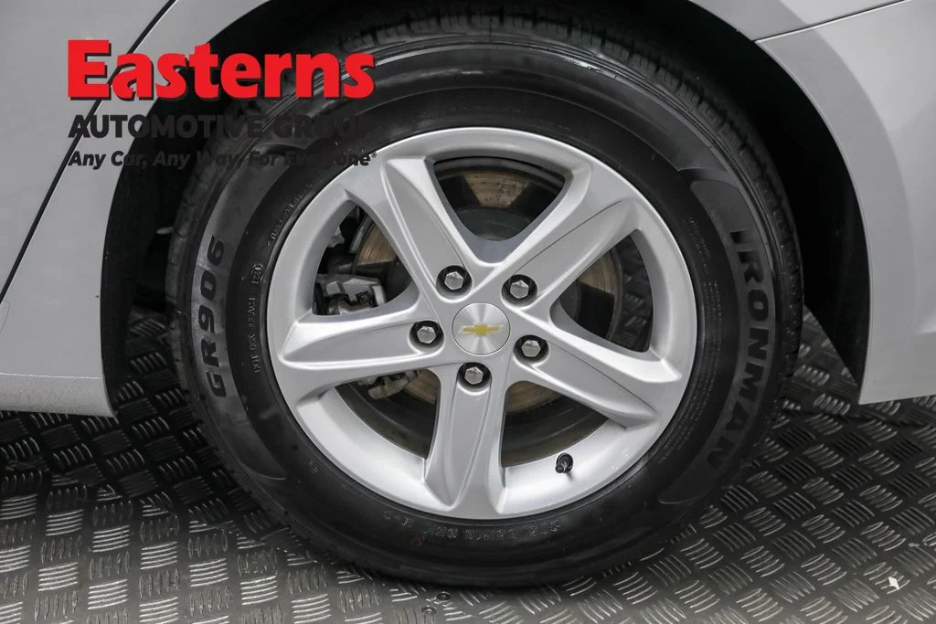 Used 2022 Silver Chevrolet LT image 32