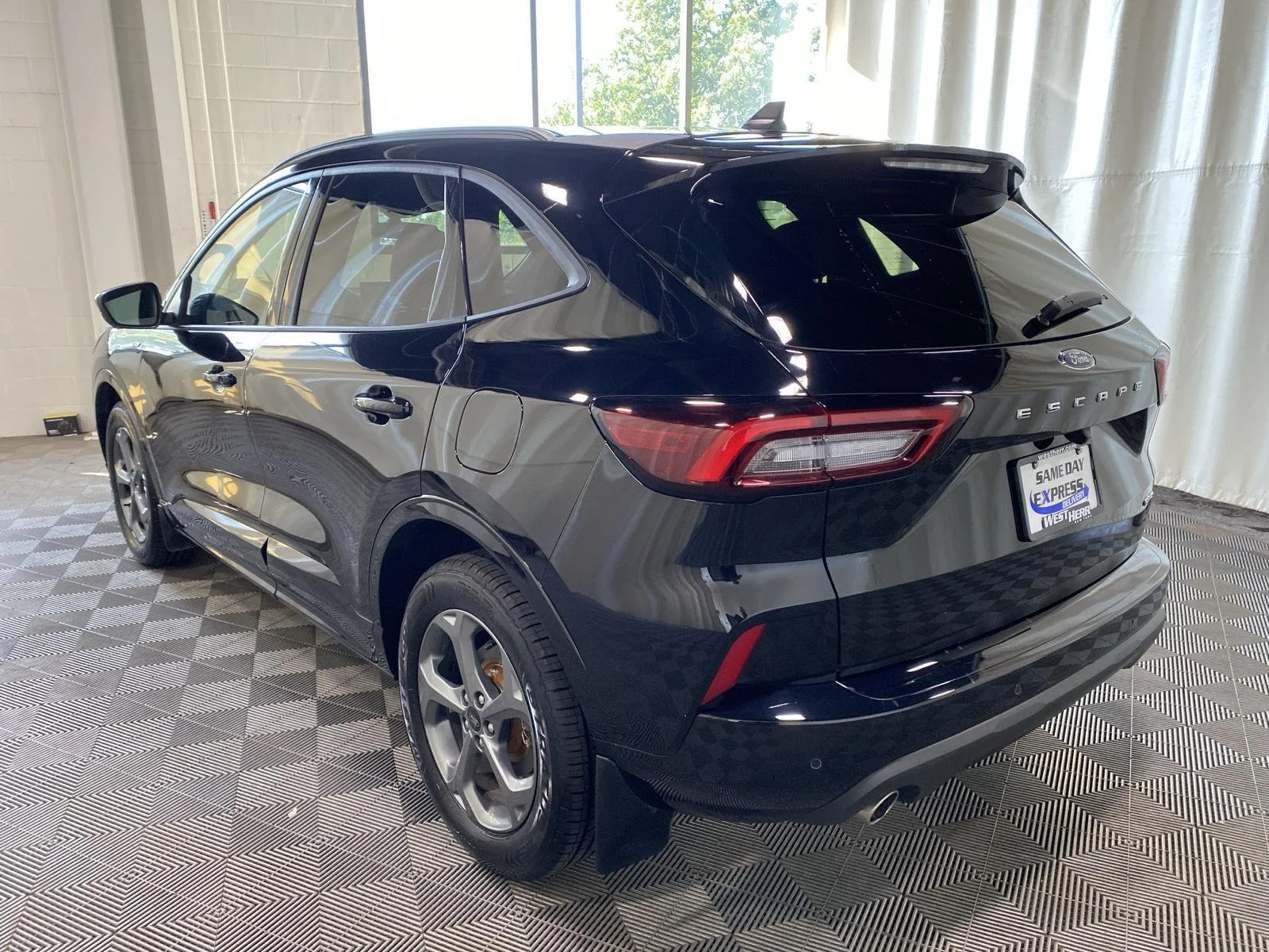 Used 2023 Agate Black Ford ST-Line Select image 6