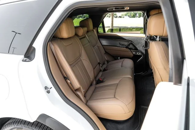 New 2026  Land Rover SE image 41