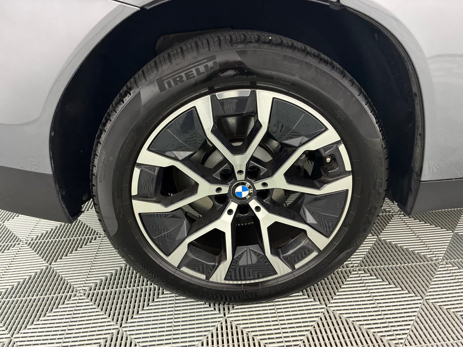 Used 2026 Skyscraper Grey Metallic BMW 30 xDrive image 12