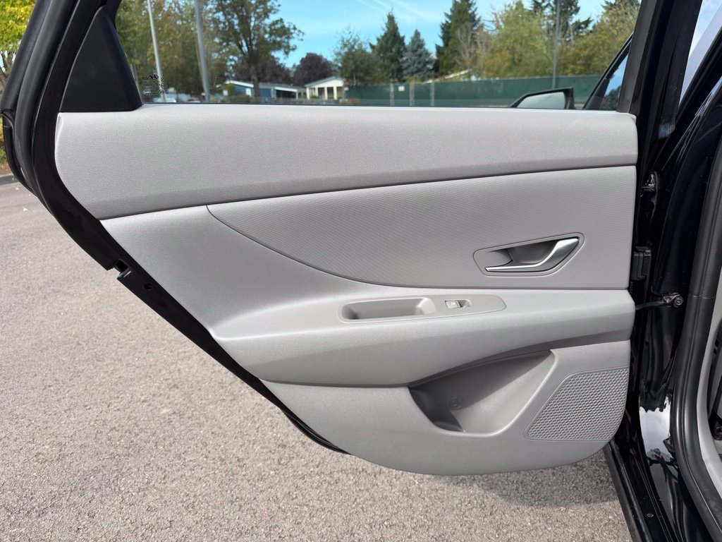 Used 2022 Phantom Black Hyundai Blue image 28