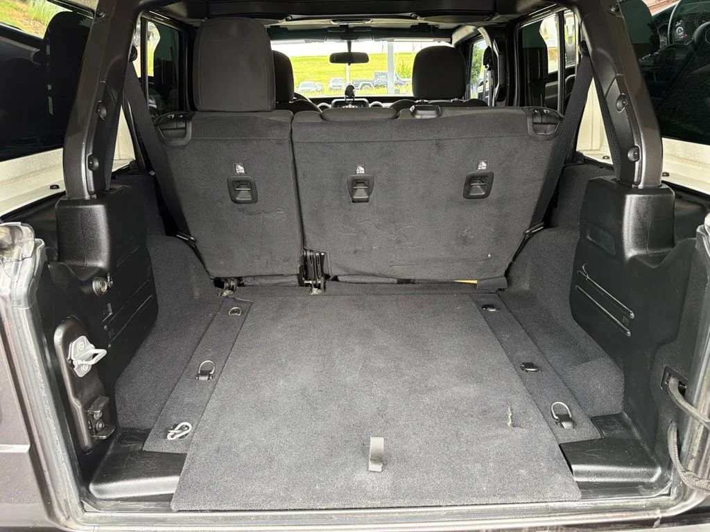Used 2020 Gray Jeep Unlimited Sport image 15