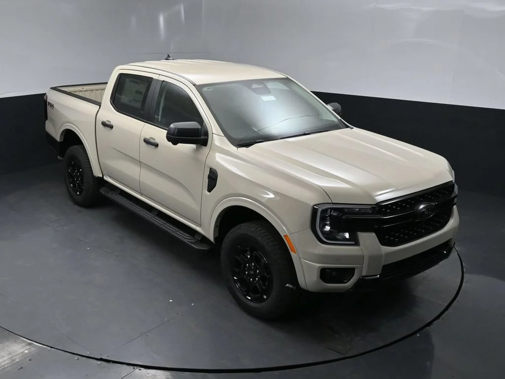 New 2026 Beige Ford XLT image 33