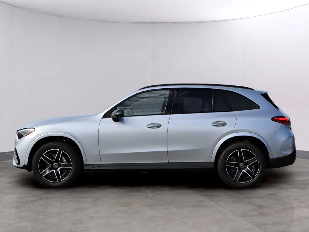 New 2027 Gray Mercedes-Benz GLC 300 image 4