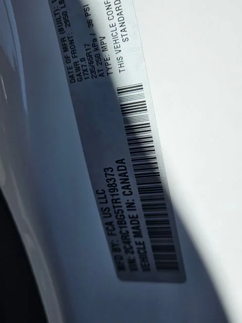 New 2026 Bright White Clear-Coat Exterior Paint Chrysler Select image 20