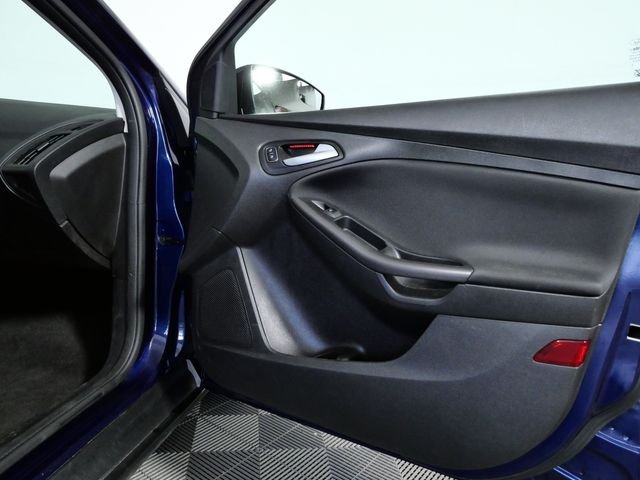 Used 2017 Blue Ford SEL image 9