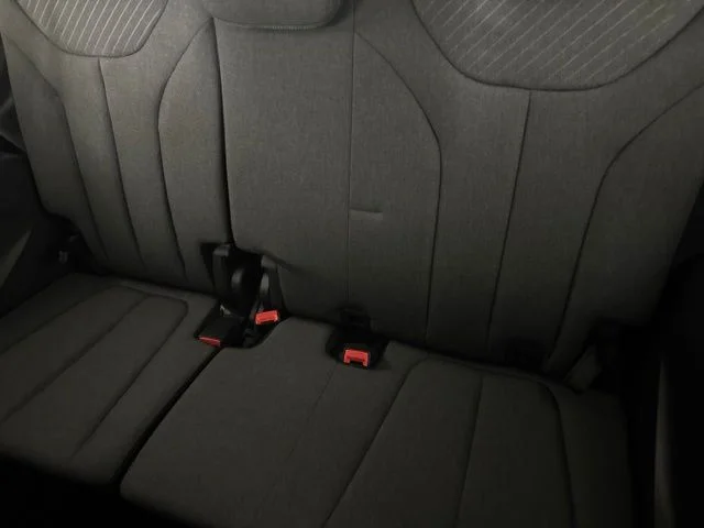 Used 2025 Black Hyundai SE image 26
