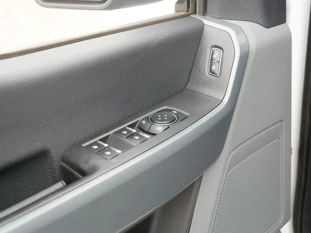 Used 2023 Oxford White Ford XLT image 16