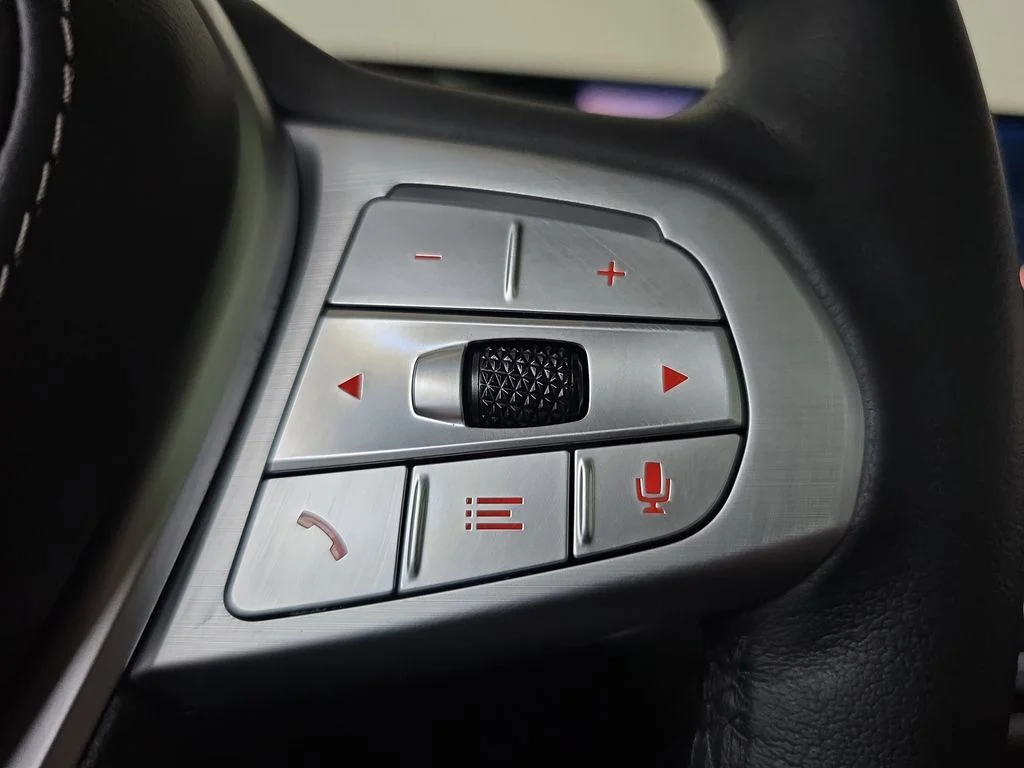 Used 2024 Skyscraper Gray Metallic BMW xDrive40i image 21