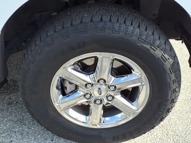 Used 2025 Oxford White Ford XLT image 3