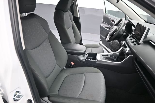 Used 2025 White Toyota XLE image 27