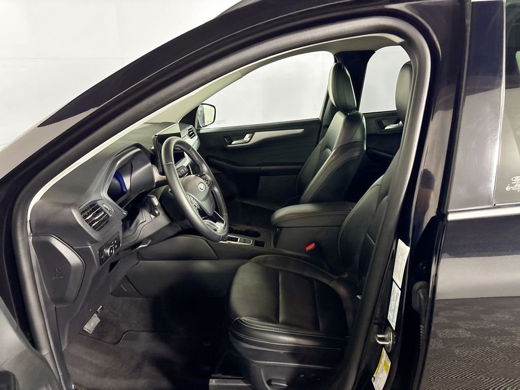 Used 2025 Black Ford Platinum image 11