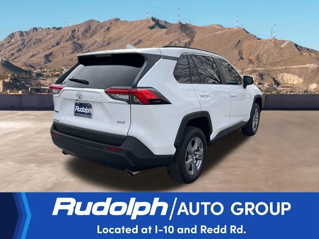 Used 2025 White Toyota XLE image 5