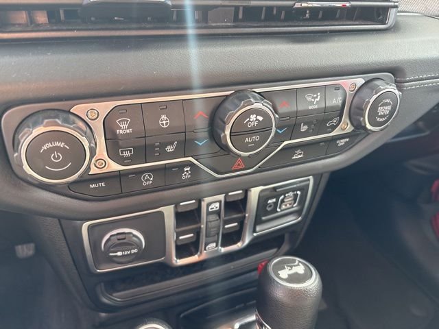 Used 2025 Red Jeep Sahara image 22