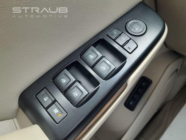 Used 2018  GMC  image 37