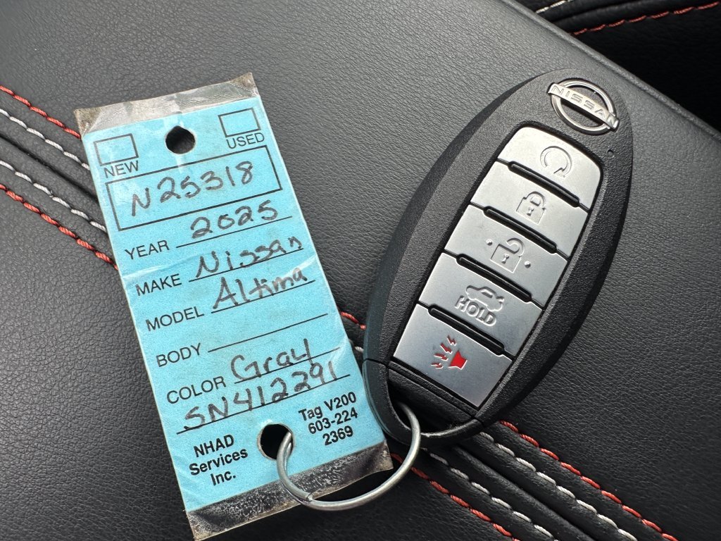 Used 2025 Gray Nissan 2.5 SR image 28