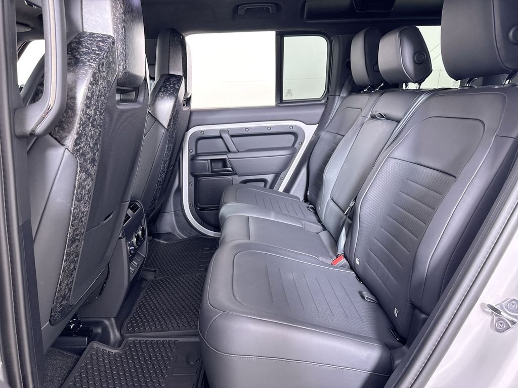 2026 Land Rover Defender OCTA - Photo 20