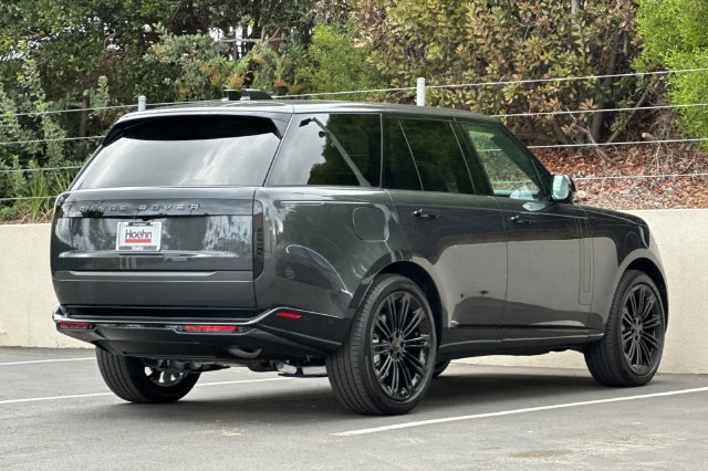 New 2026 Carpathian Grey Land Rover SE image 5