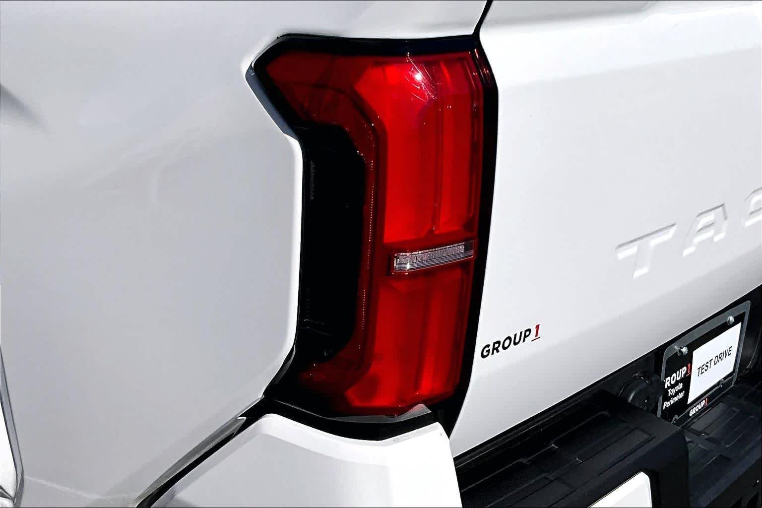 Used 2025 Ice Cap Toyota SR5 image 29