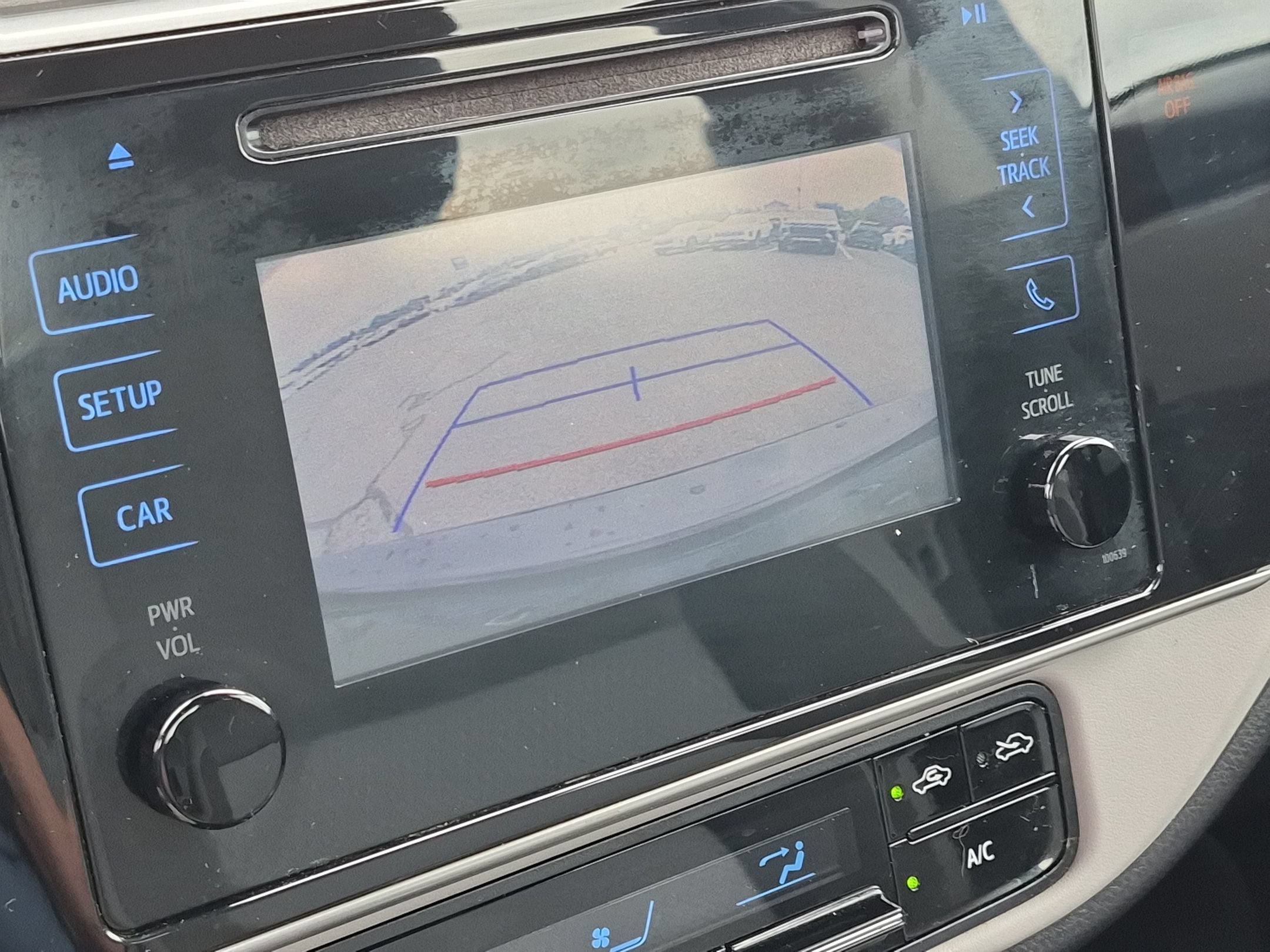 Used 2018  Toyota L image 23
