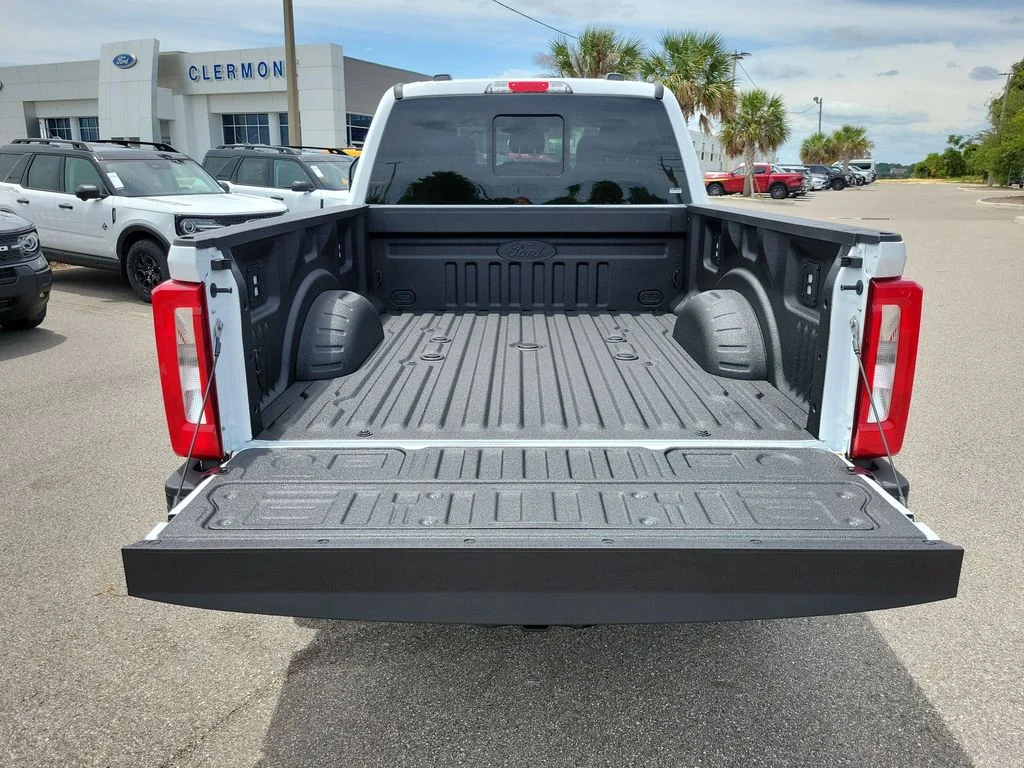 New 2026 Oxford White Ford F-350® XL image 9