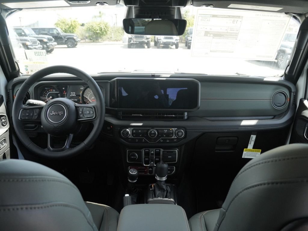 New 2026 Bright White Clear-Coat Exterior Paint Jeep Mojave image 24