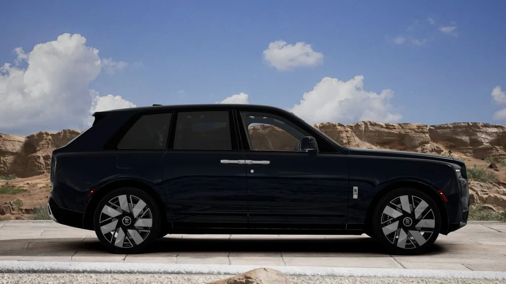 New 2027 Blue Rolls-Royce  image 2