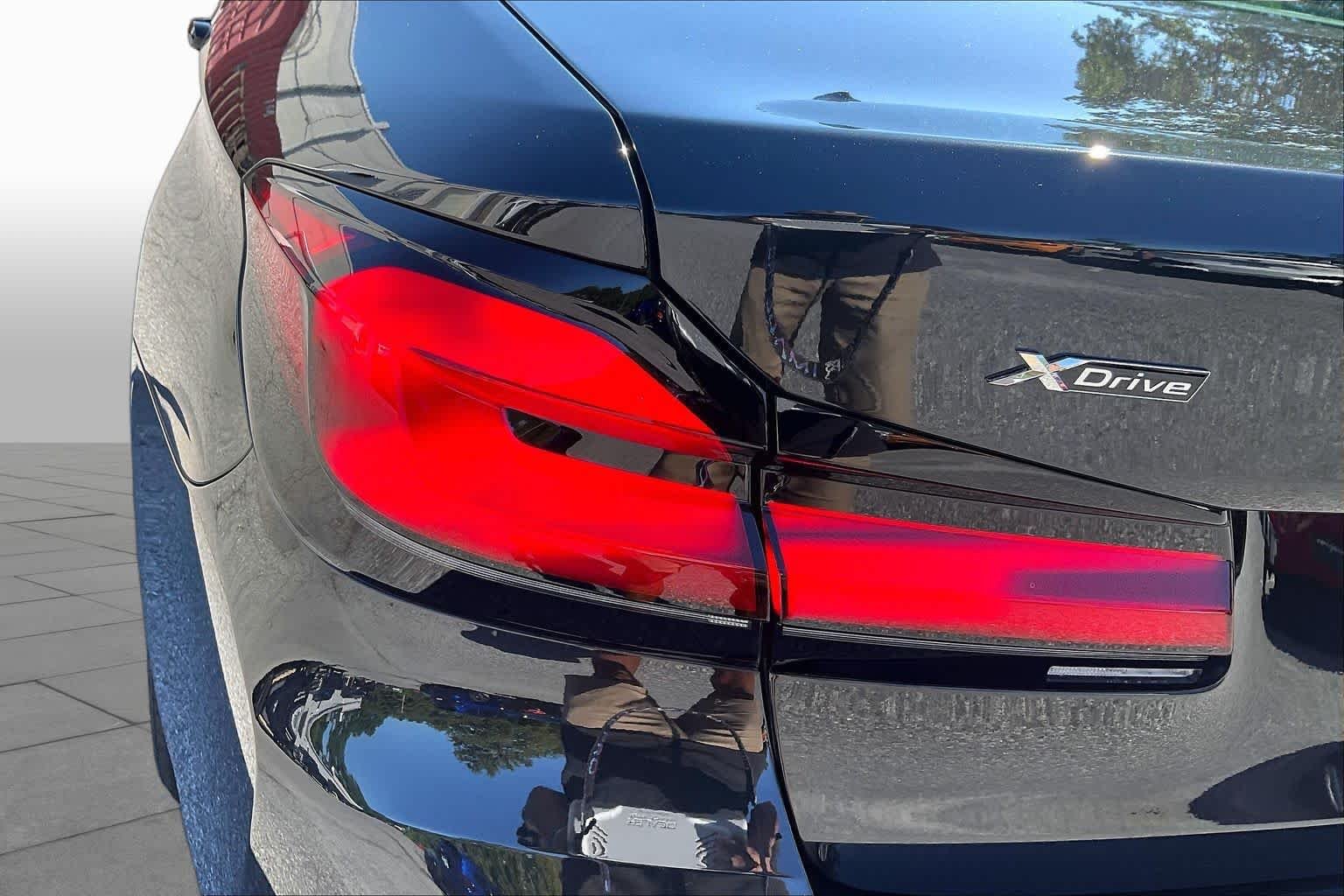 Used 2023 Black Sapphire Metallic BMW 540i xDrive image 29