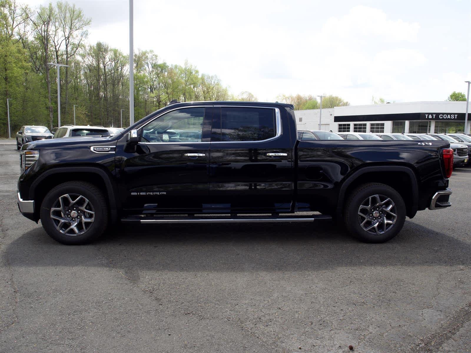 New 2026 Onyx Black GMC SLT image 4
