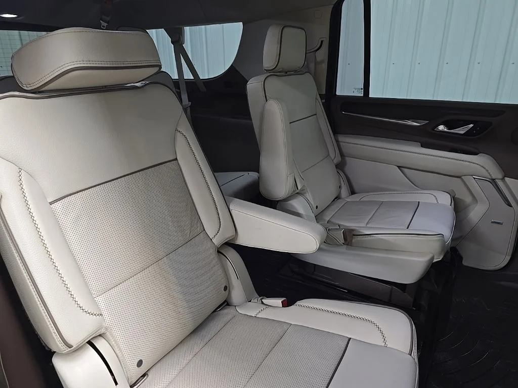 Used 2021 White GMC Denali image 17