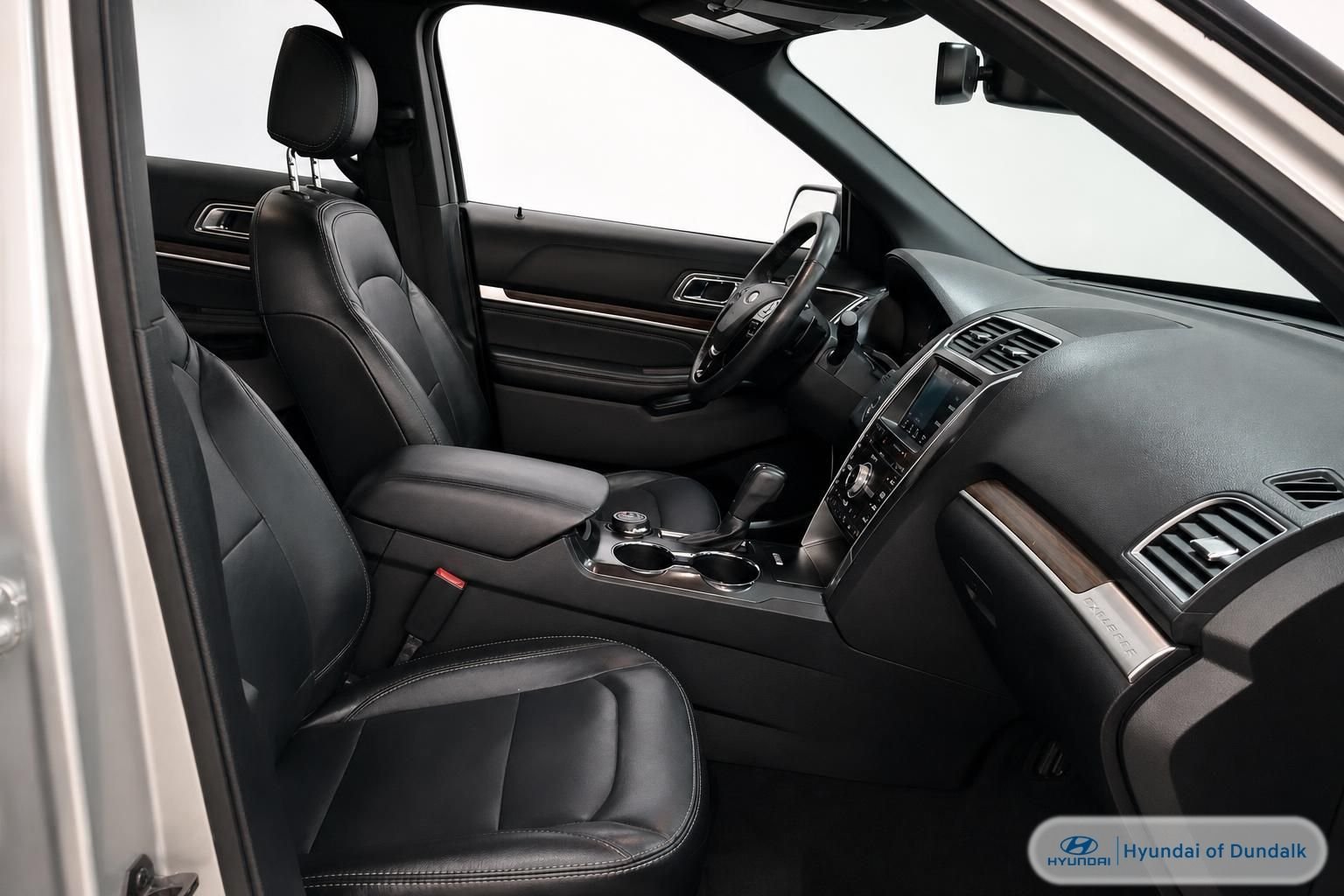 Used 2017 Silver Ford Limited image 11