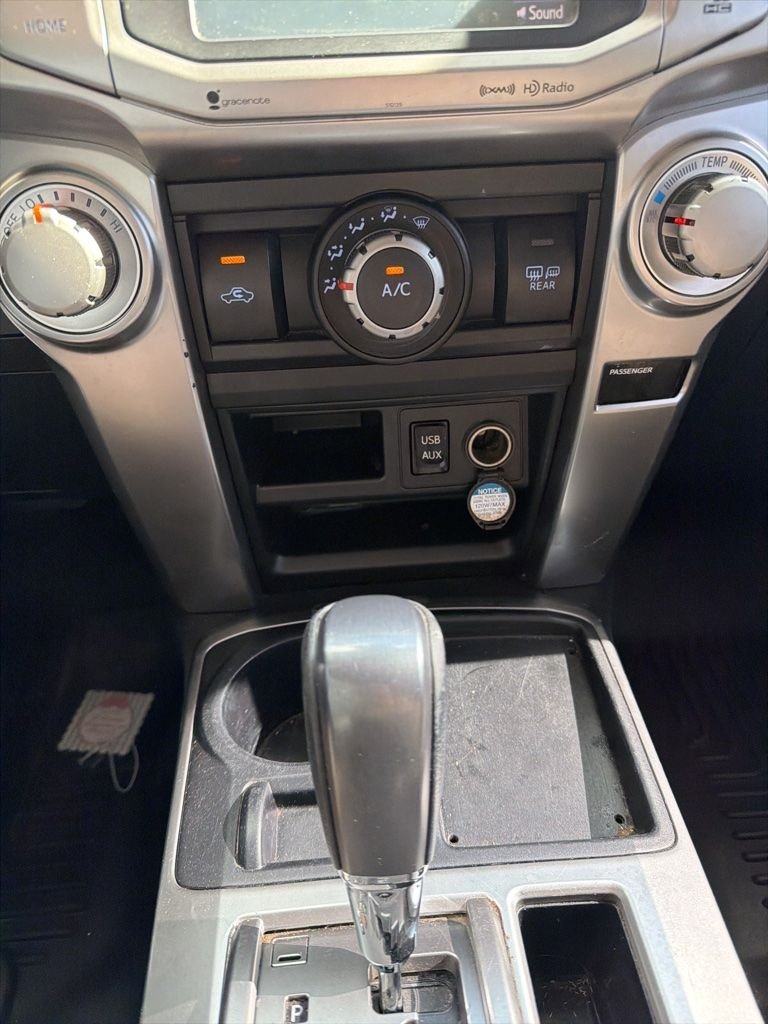Used 2016 White Toyota SR5 image 14