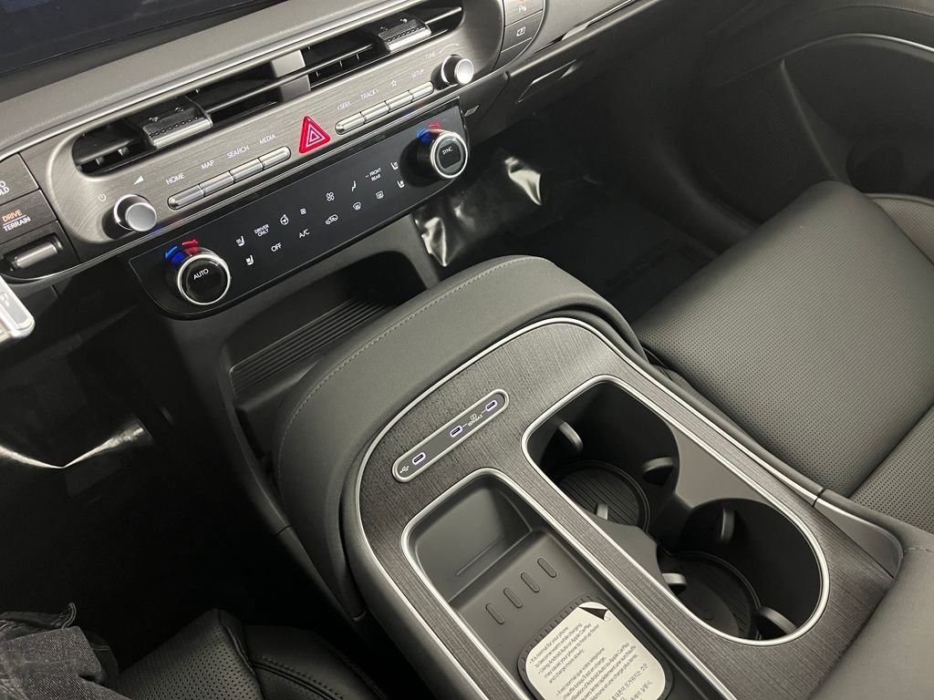 New 2026 Black Hyundai Limited image 19