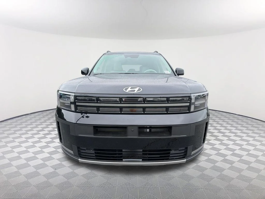 Used 2025 Black Hyundai Limited image 2