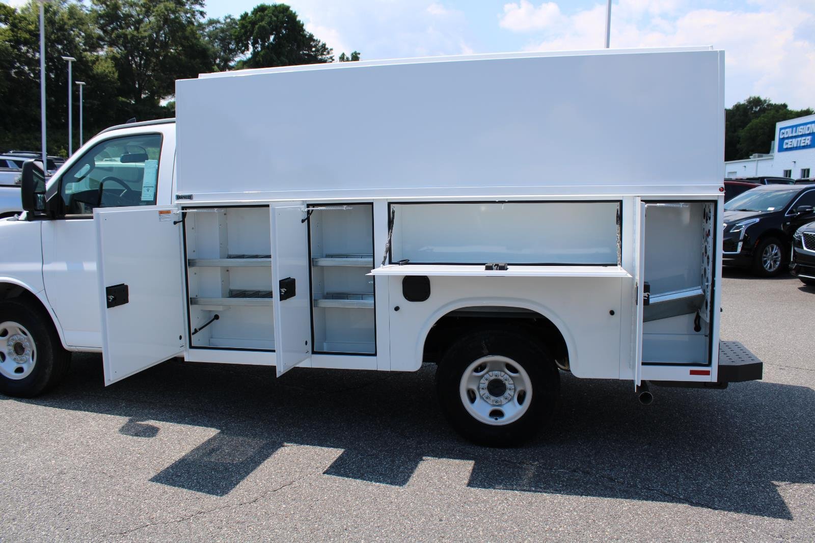 New 2025 Summit White GMC 1WT image 12