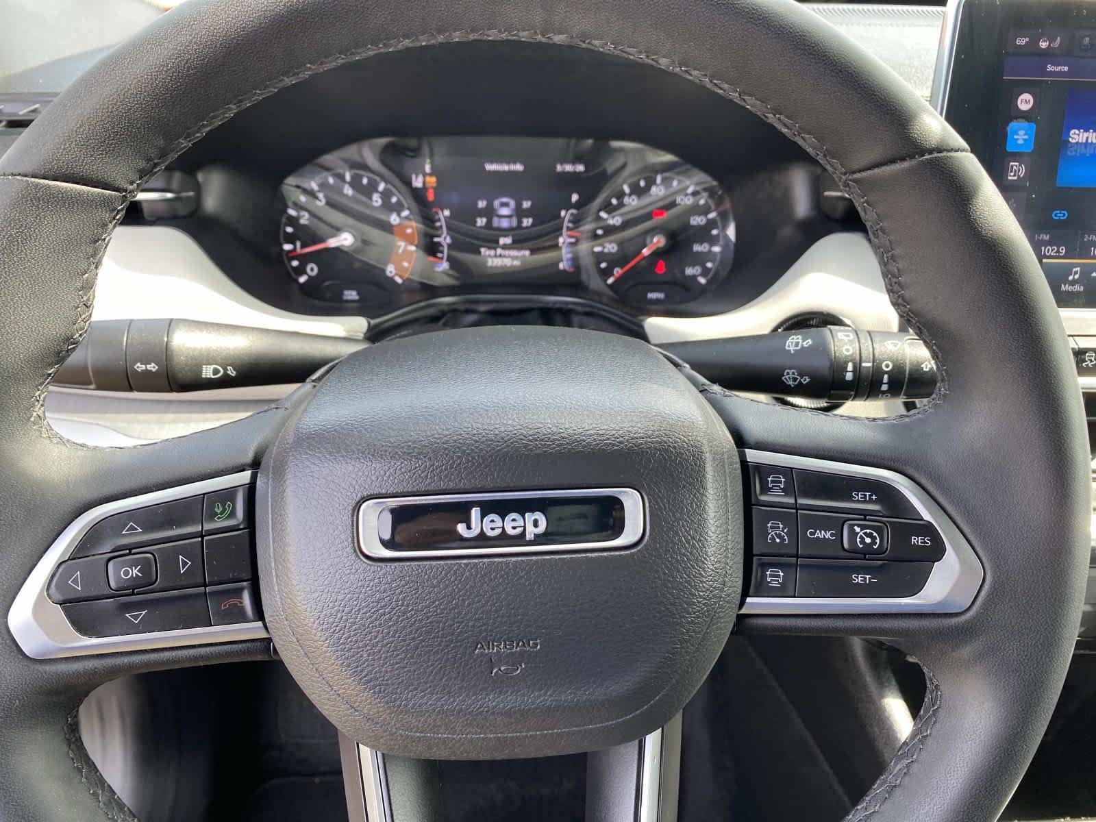Certified Used 2025 Red Hot Pearlcoat Jeep Limited image 13