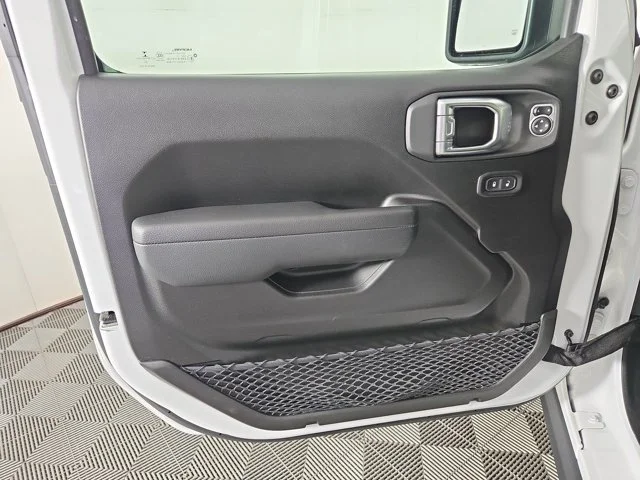 Used 2022 White Jeep Unlimited Willys image 14