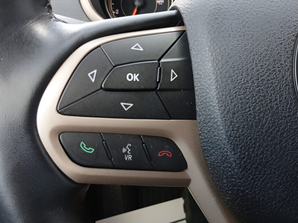 Used 2017 Black Jeep Latitude image 19