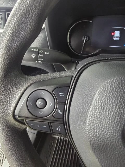 Used 2025 White Toyota XLE image 19