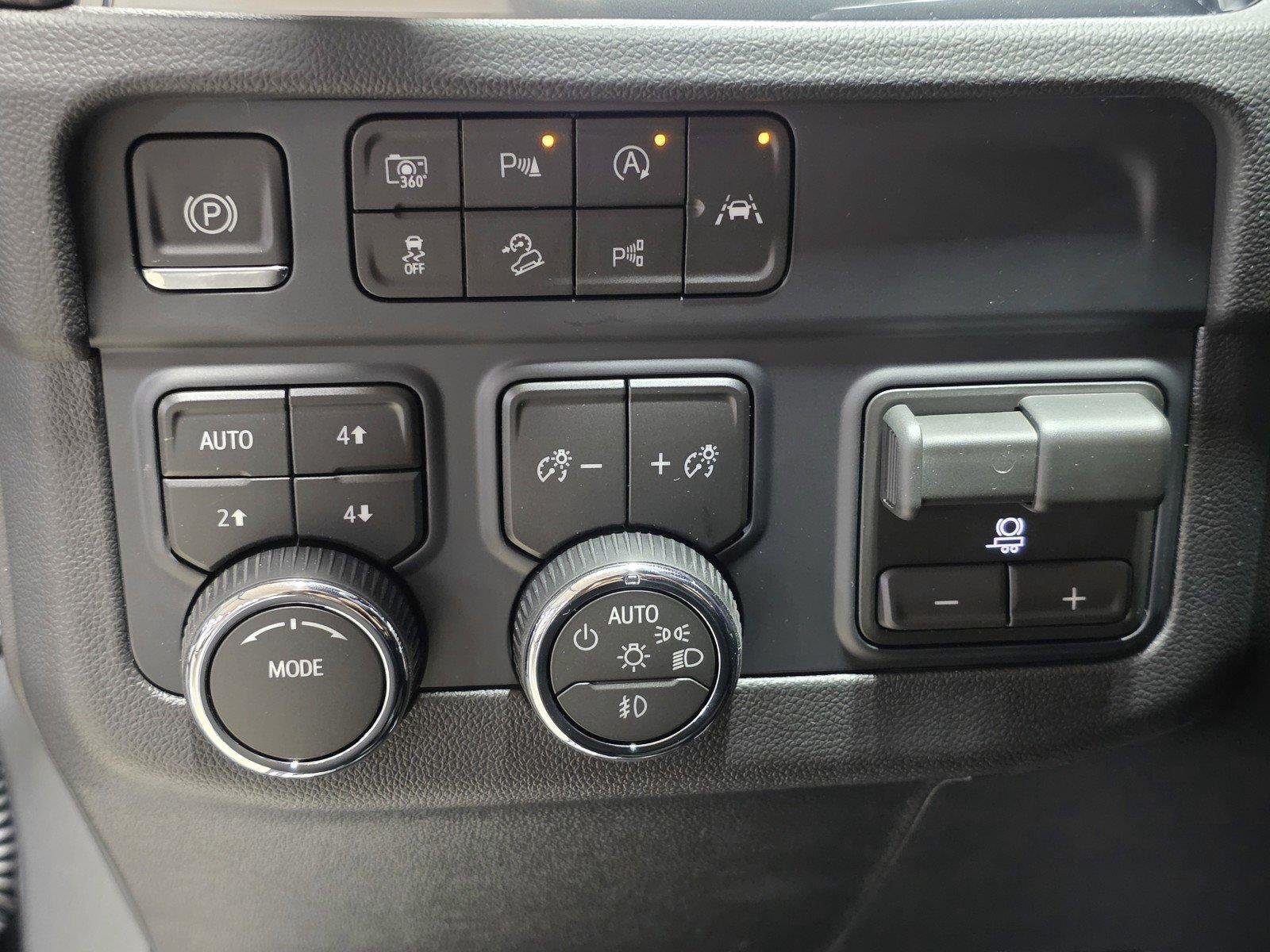 2027 Chevrolet Suburban RST - Photo 37