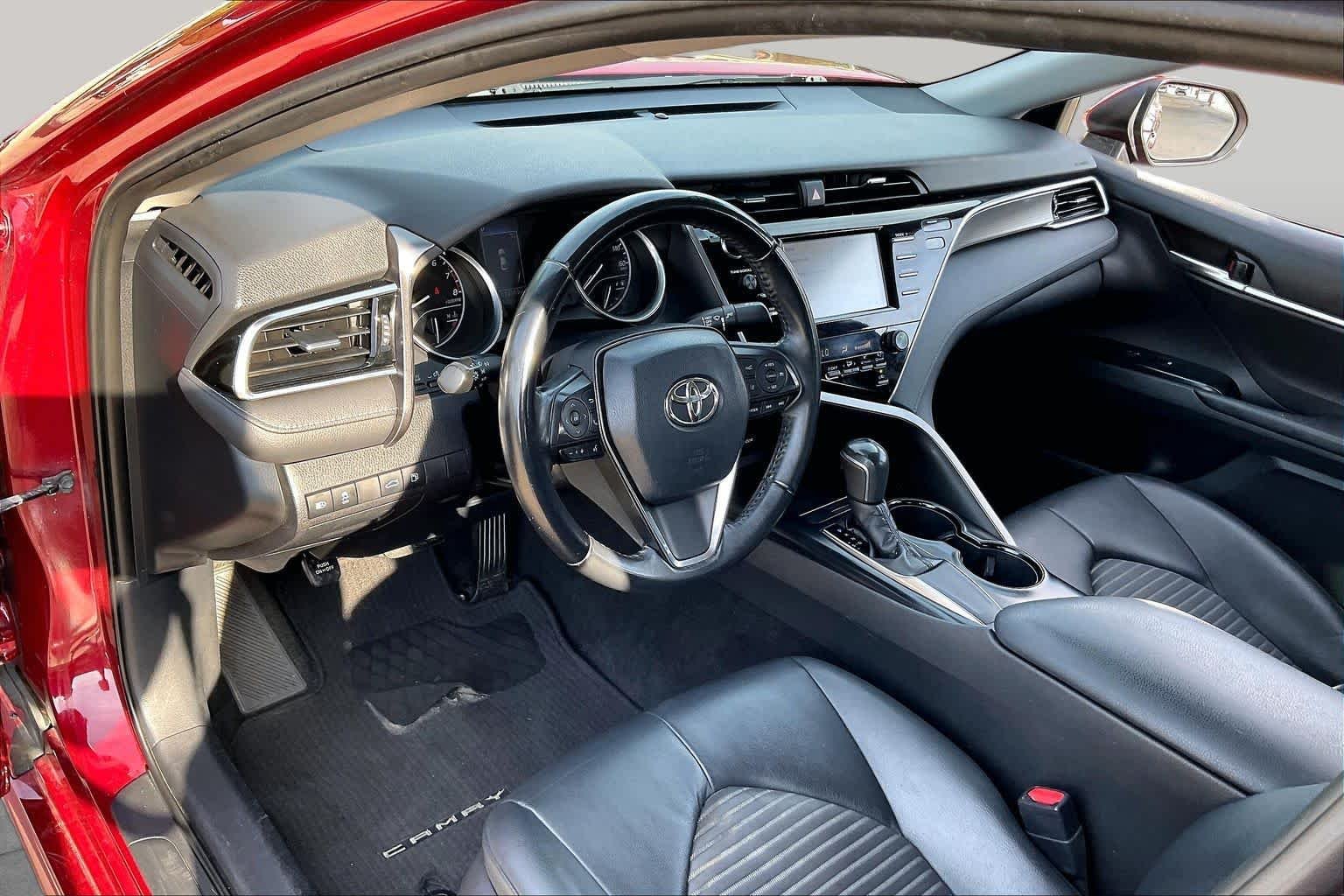Used 2018 Ruby Flare Pearl Toyota SE image 17