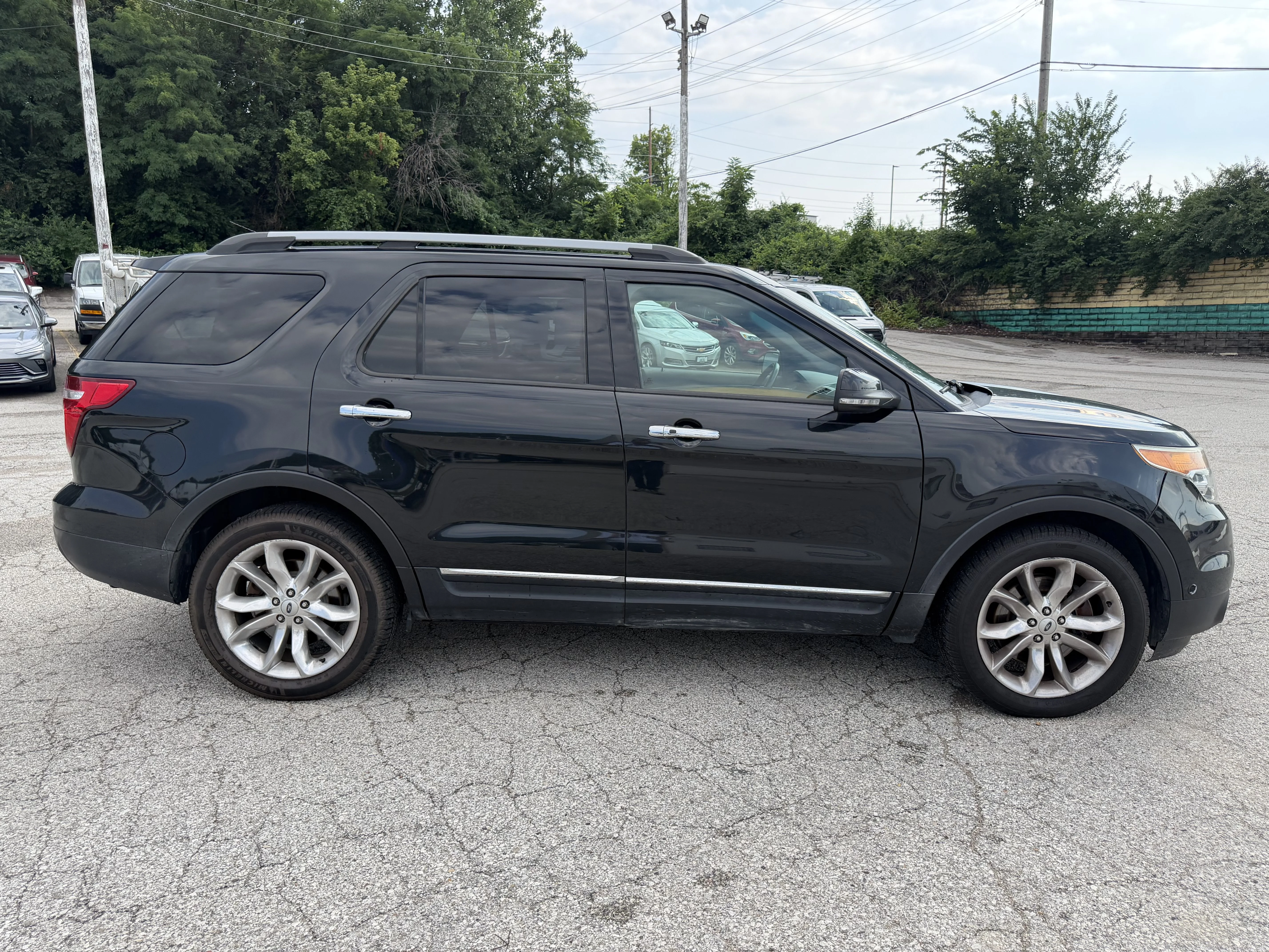 Used 2015 Tuxedo Black Metallic Ford Limited image 8