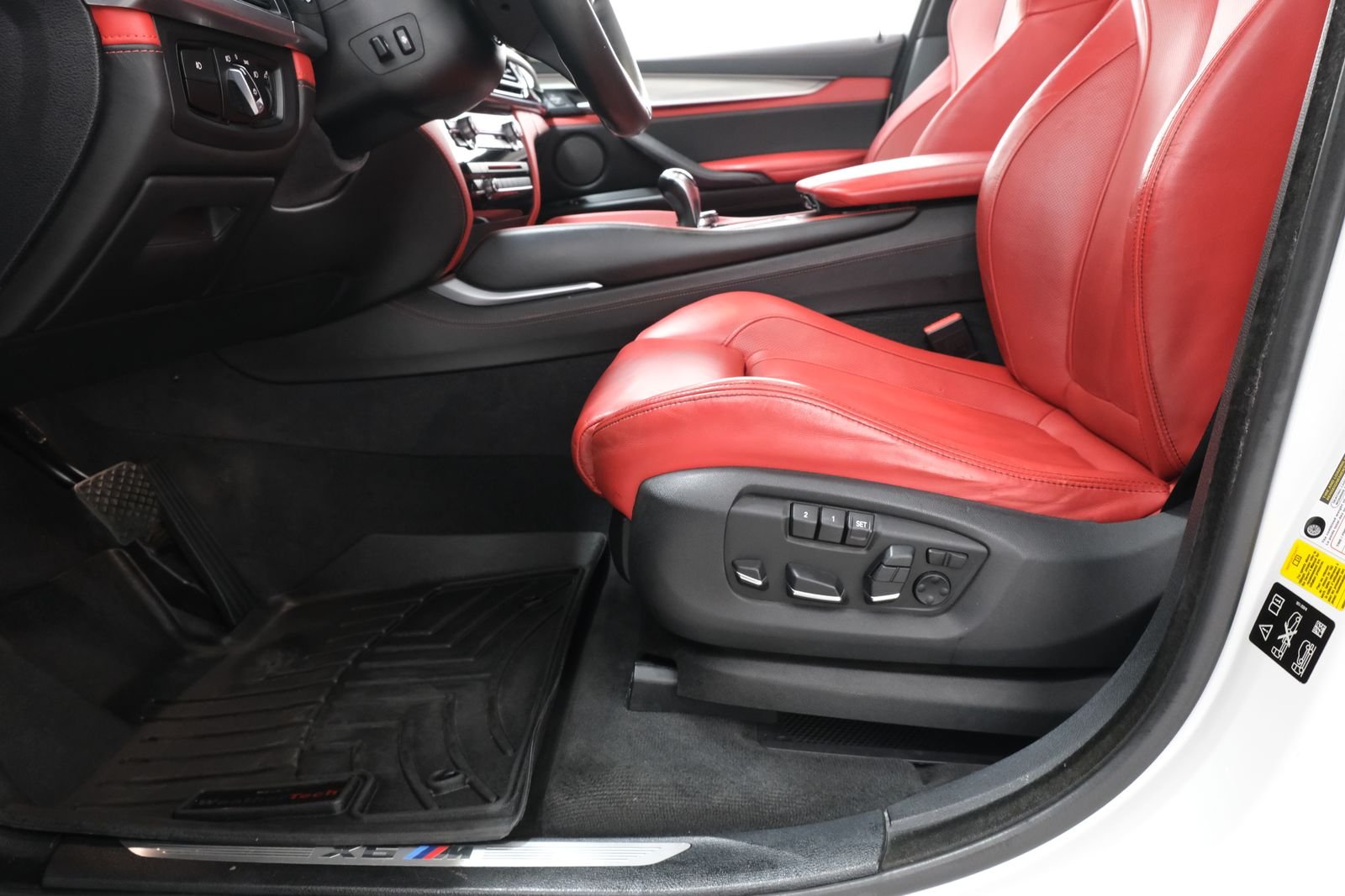 Used 2016 White Metallic BMW Base image 31