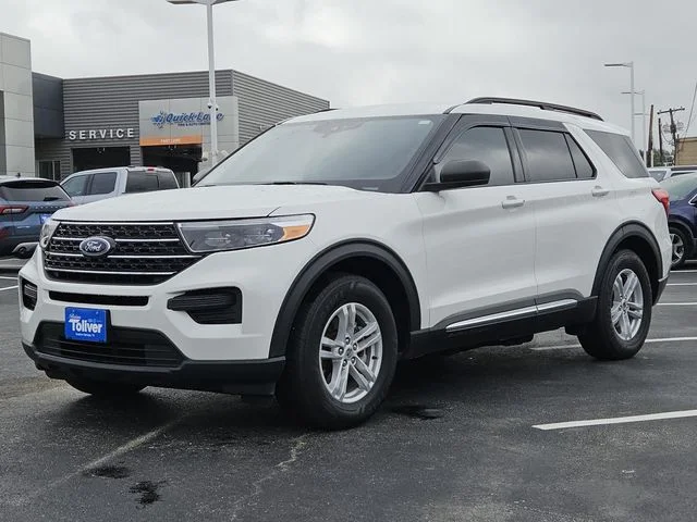 Used 2024 White Metallic Ford XLT image 4
