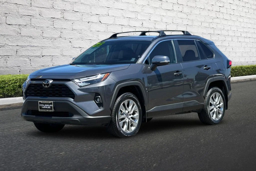 2025 Toyota RAV4 XLE Premium - Photo 8